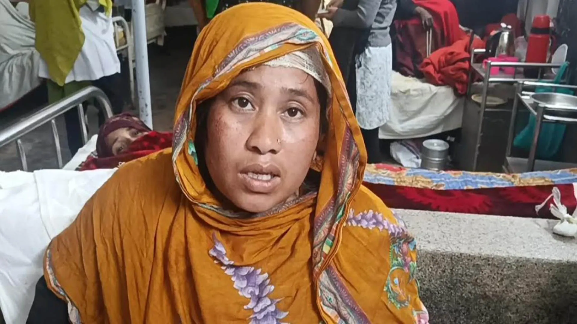 হিজলায় জমি সংক্রান্ত বিরোধে প্রবাসীর স্ত্রীকে মারধর